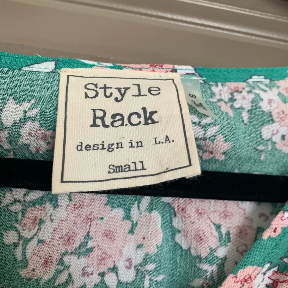 Style Rack Green and Pink Floral Blouse - Picture 3 of 4